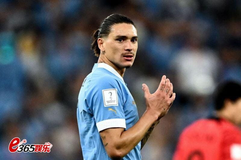 世界杯五冠王首吞败，巴西不敌乌拉圭0-2，内马尔伤退