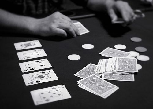 Razz扑克进阶技巧与深度解析：高手指南